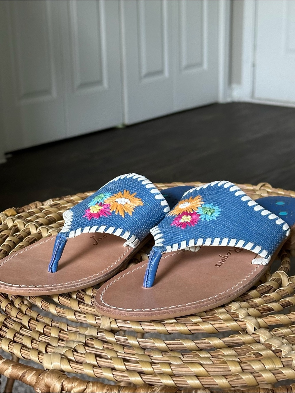 Jack Rogers Blue Embroidered Floral Thong Sandals Women’s US 8 Excellent Cond